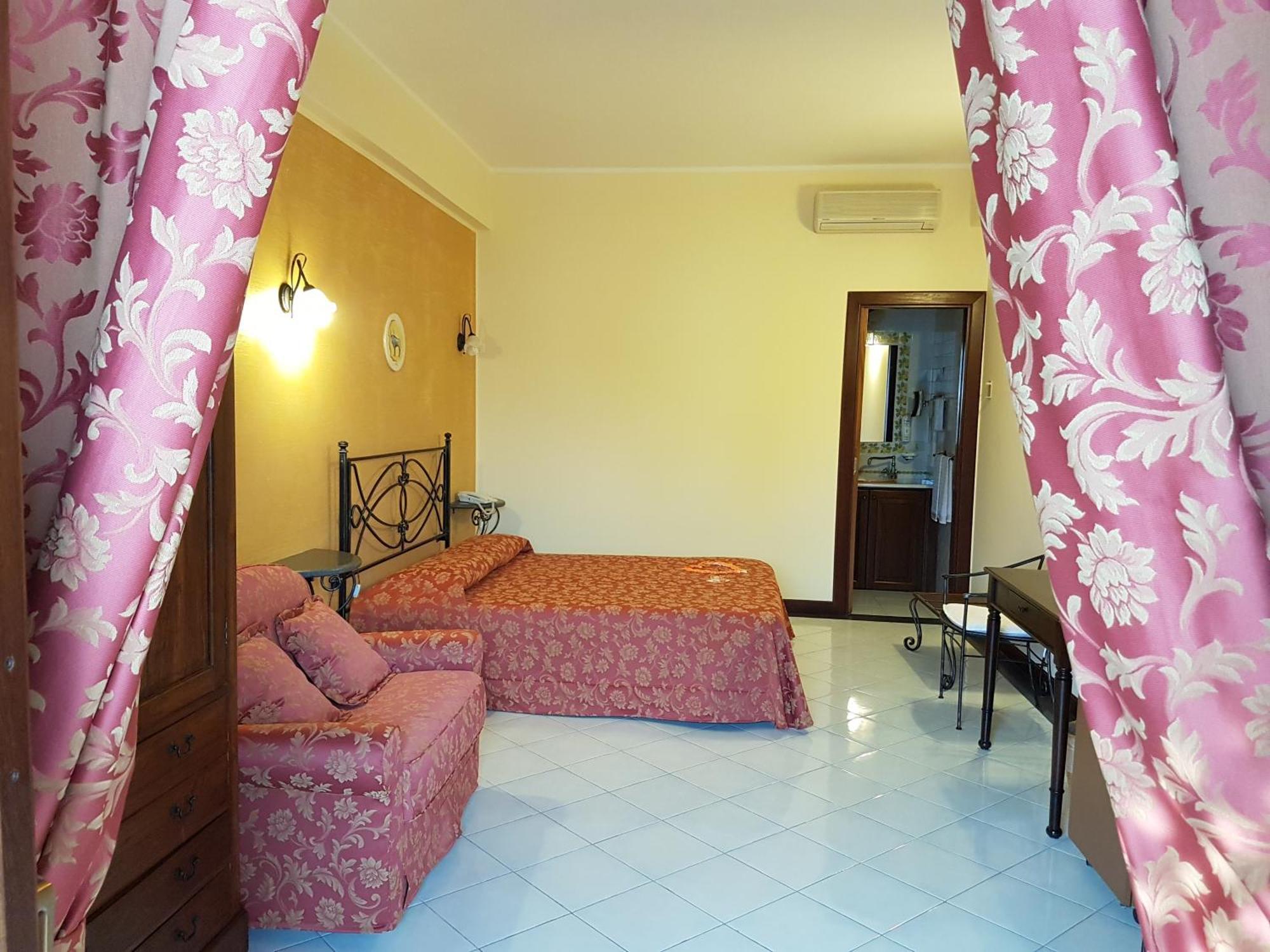 Hotel A Pinnata リーパリ エクステリア 写真